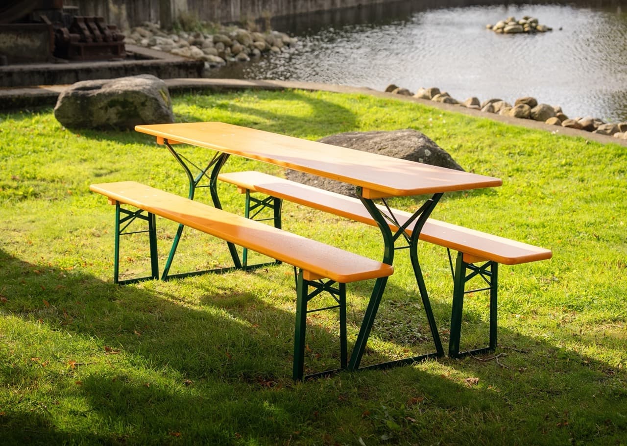 Leie bord og benkesett i Bergen, leie bord i Bergen, og bord og benkesett til utleie i Bergen til festivaler, konserter og arrangement