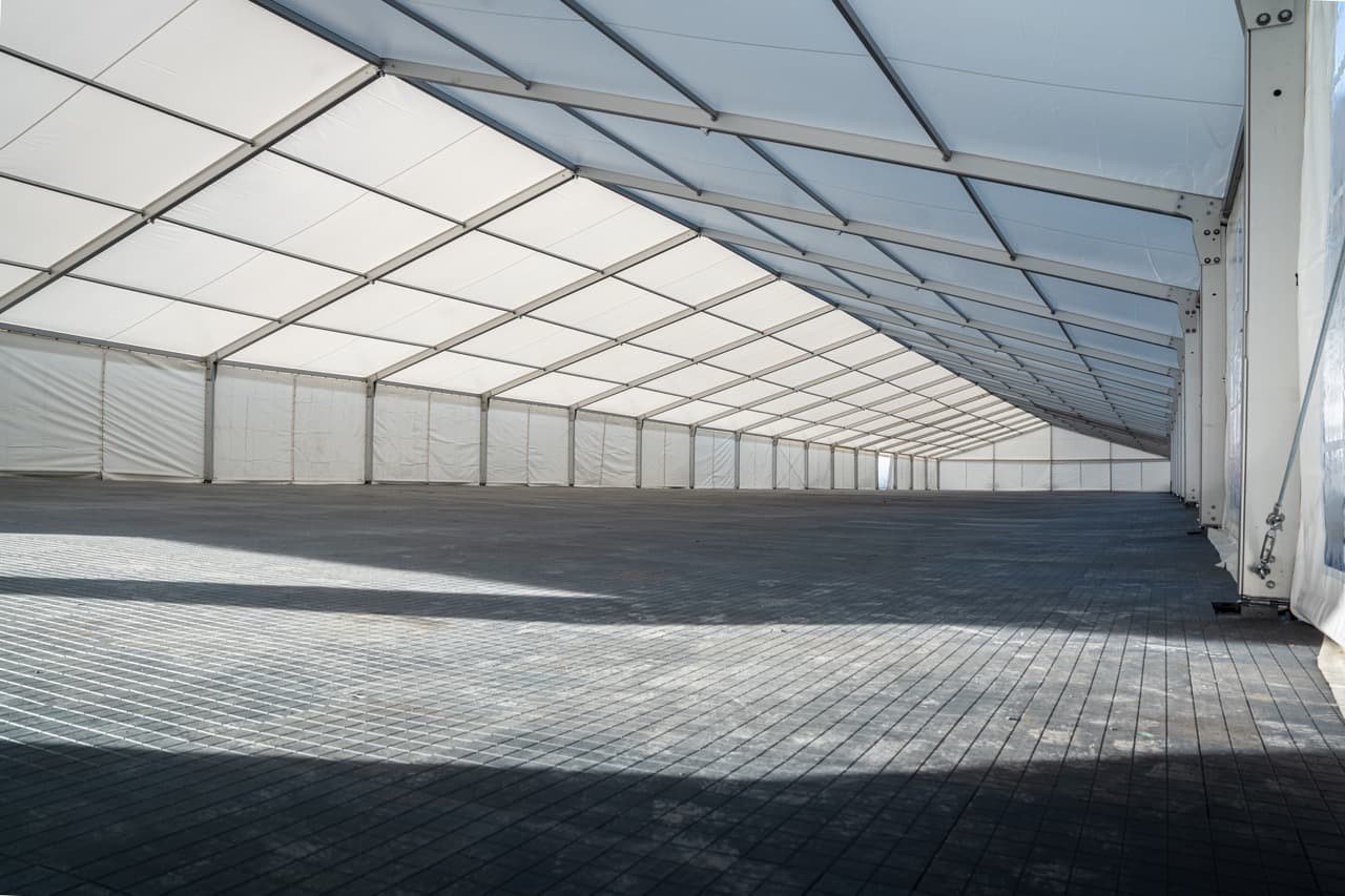 Rammetelt på 20m bredde